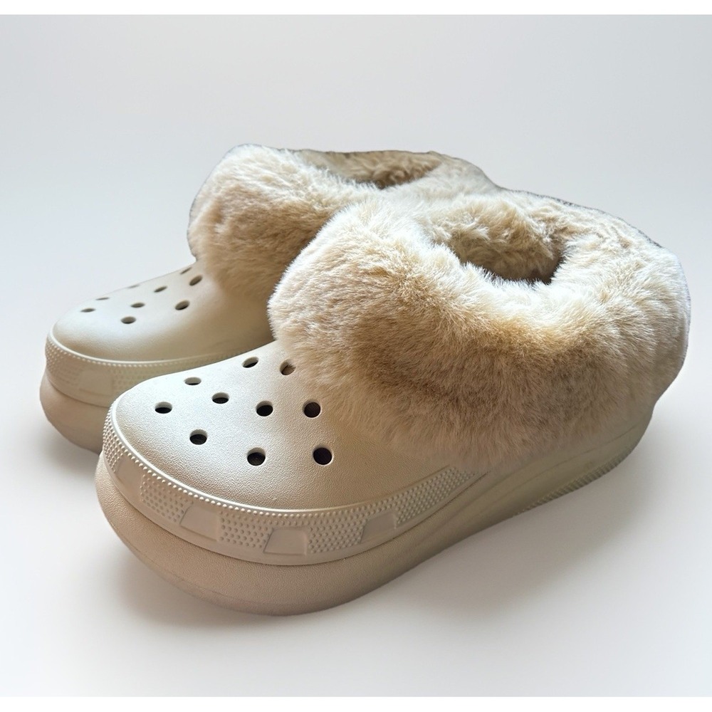 Crocs Furever Crush Clogs Womens 6 Beige Faux‎ Fur Lined Chunky Platform Shoes